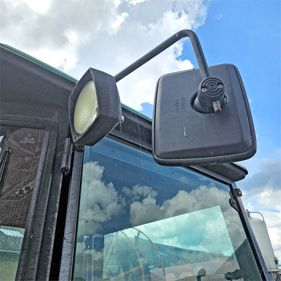 Farm tractor John Deere 2850 MFWD: picture 41 Farm tractor John Deere 2850 MFWD: picture 41