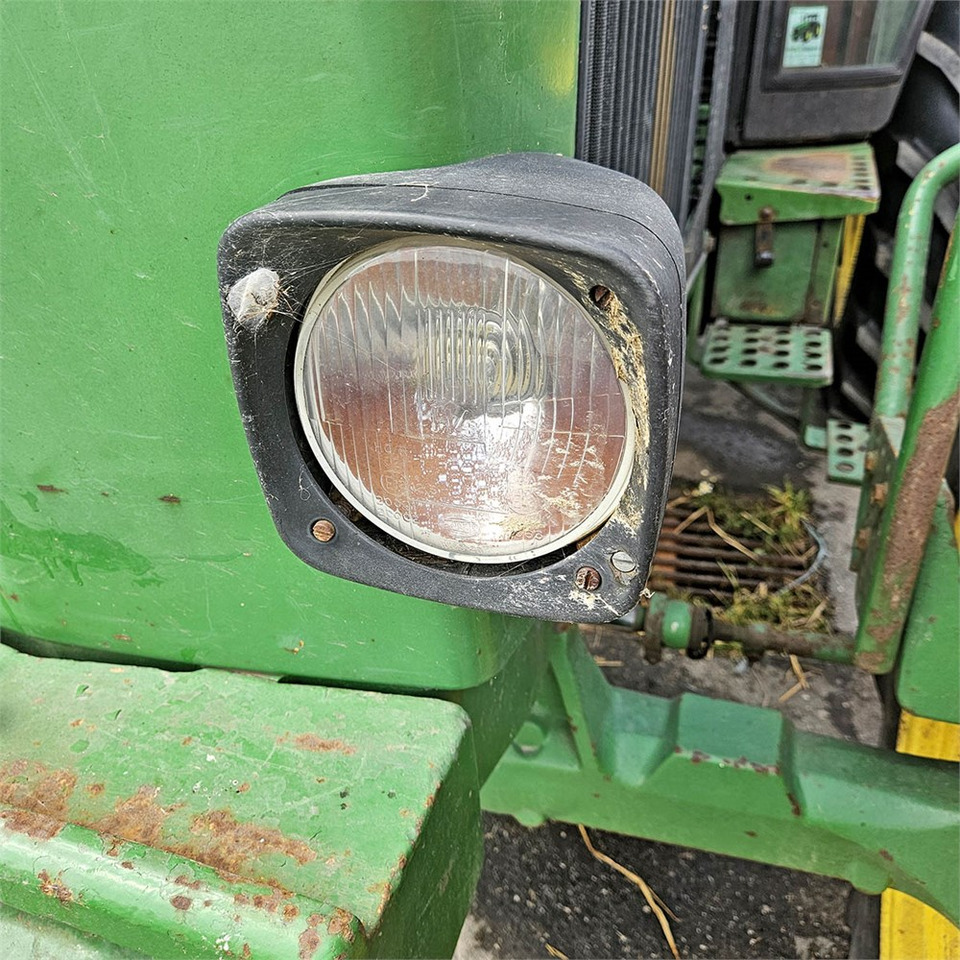 Farm tractor John Deere 2850 MFWD: picture 34 Farm tractor John Deere 2850 MFWD: picture 34