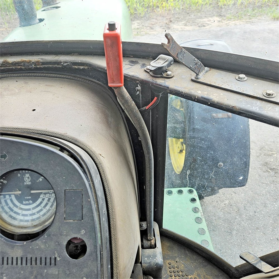 Farm tractor John Deere 2850 MFWD: picture 18 Farm tractor John Deere 2850 MFWD: picture 18