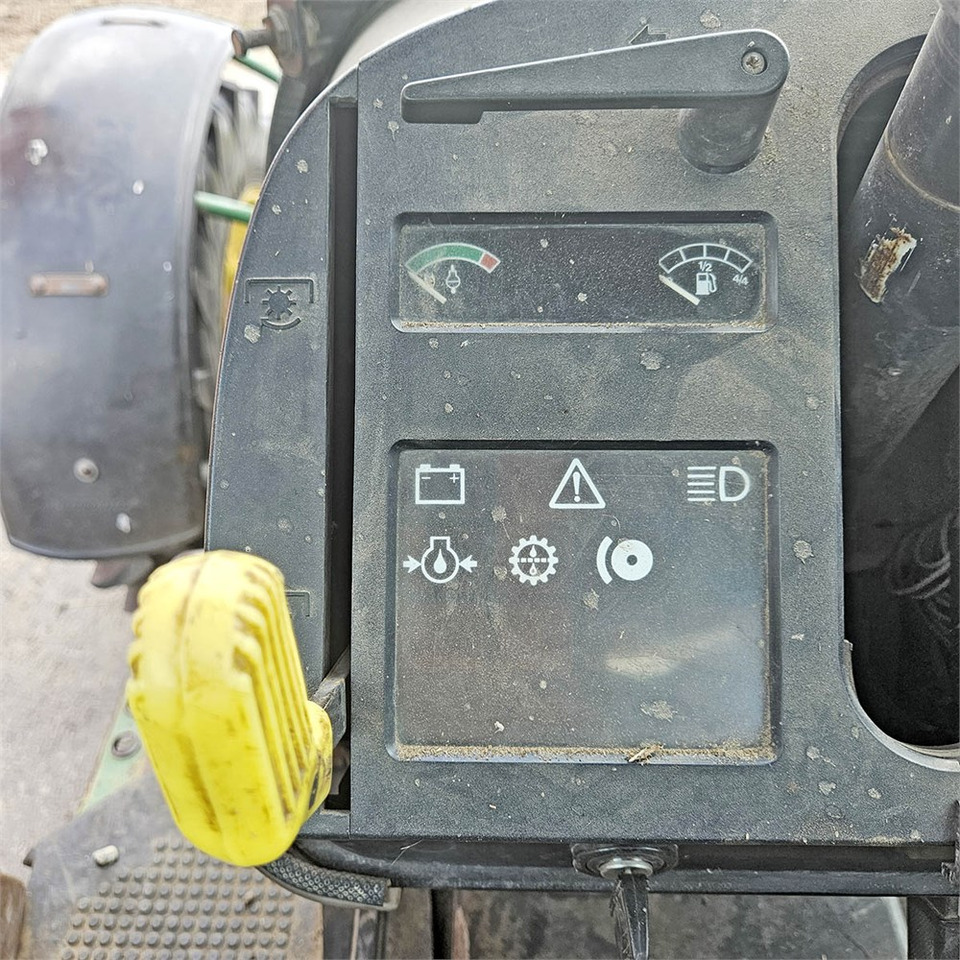 Farm tractor John Deere 2850 MFWD: picture 14 Farm tractor John Deere 2850 MFWD: picture 14