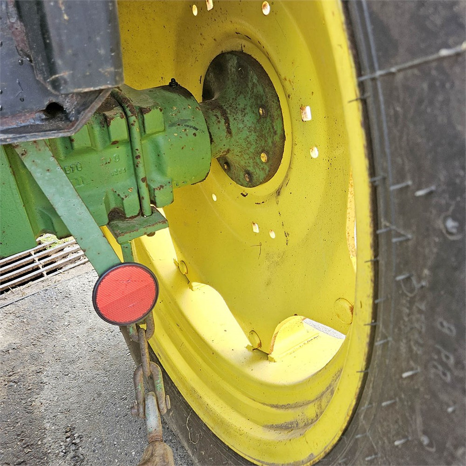 Farm tractor John Deere 2850 MFWD: picture 45 Farm tractor John Deere 2850 MFWD: picture 45