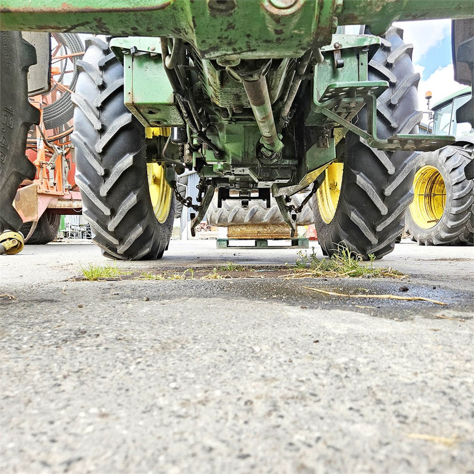 Farm tractor John Deere 2850 MFWD: picture 43 Farm tractor John Deere 2850 MFWD: picture 43