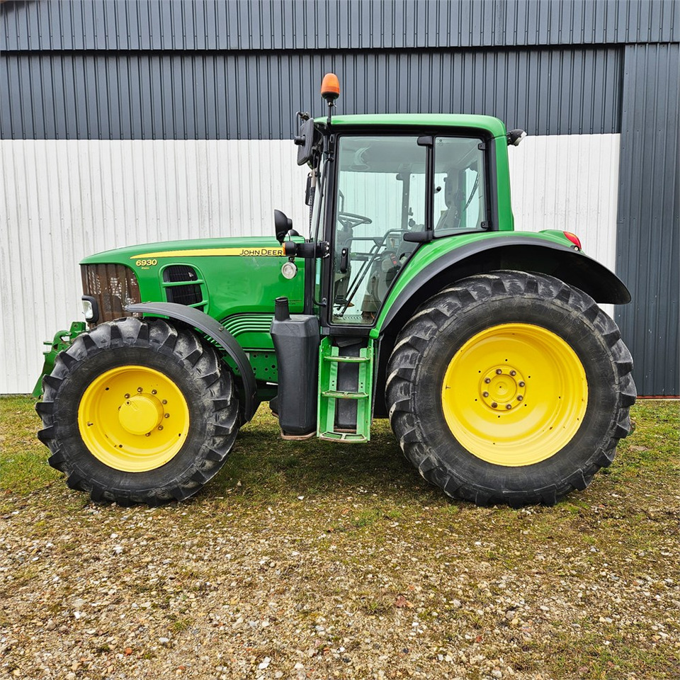 John Deere 6930 MW2 - Farm tractor: picture 3 John Deere 6930 MW2 - Farm tractor: picture 3