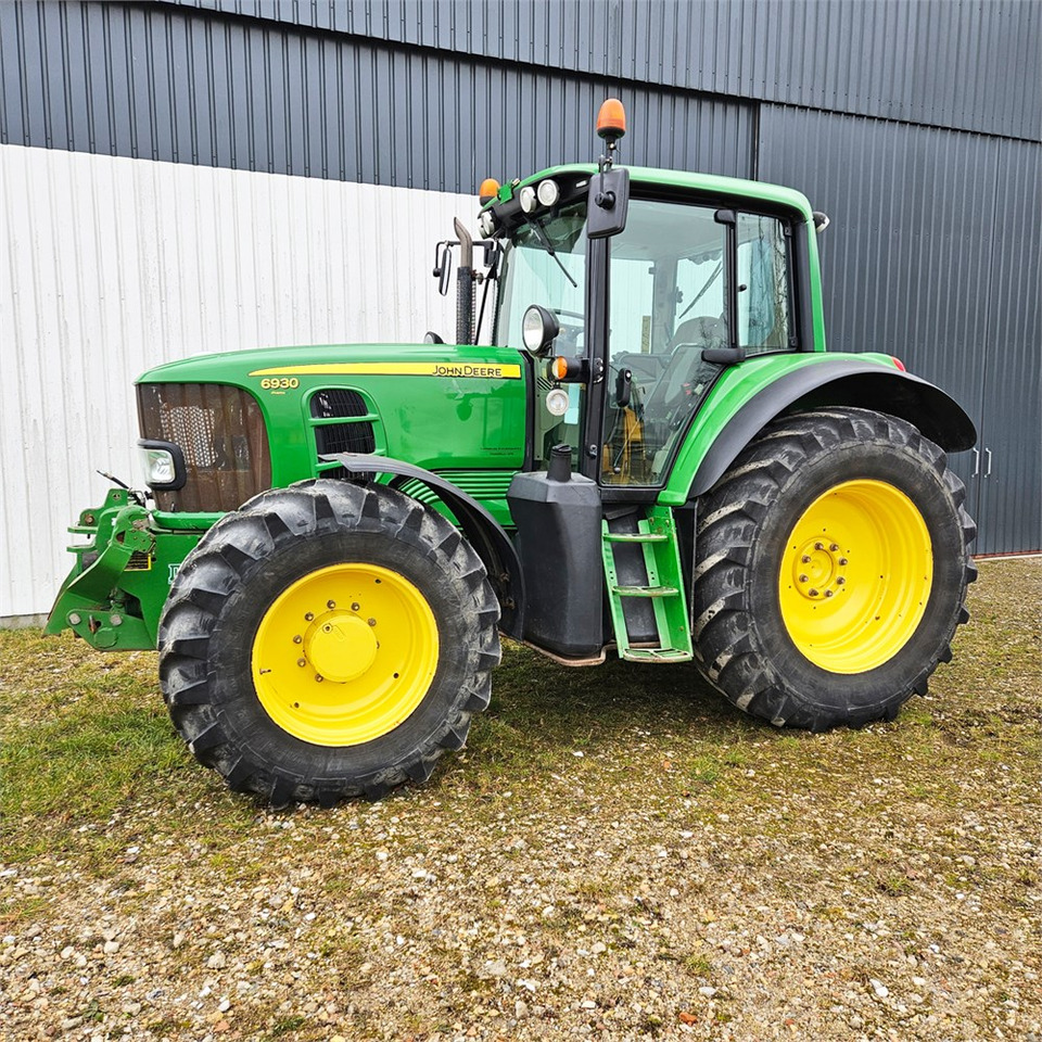 John Deere 6930 MW2 - Farm tractor: picture 2 John Deere 6930 MW2 - Farm tractor: picture 2