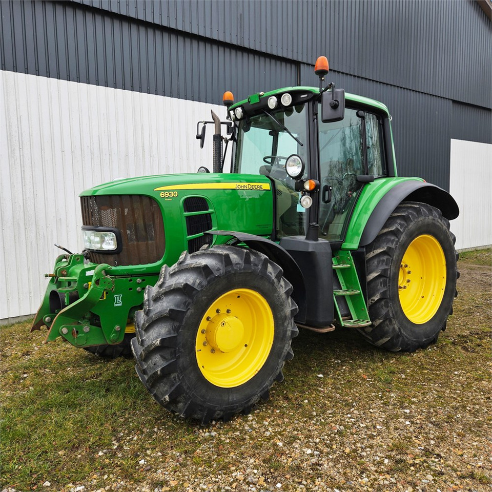 John Deere 6930 MW2 - Farm tractor: picture 1 John Deere 6930 MW2 - Farm tractor: picture 1