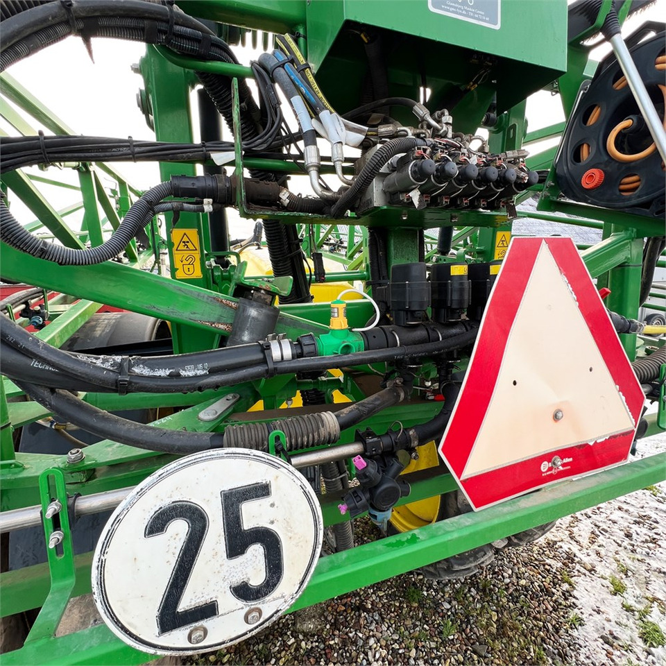 Sprayer John Deere M732: picture 13