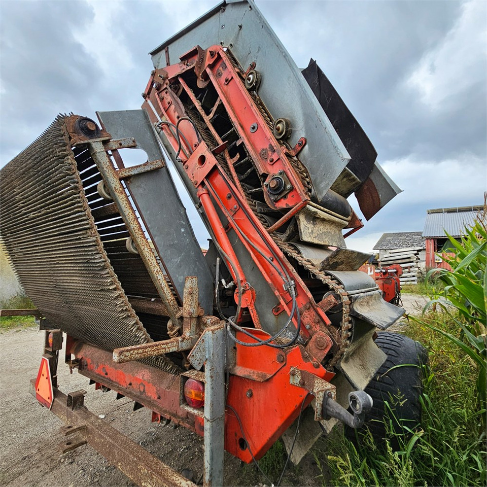 Kverneland UN 2200 - Potato harvester: picture 4 Kverneland UN 2200 - Potato harvester: picture 4