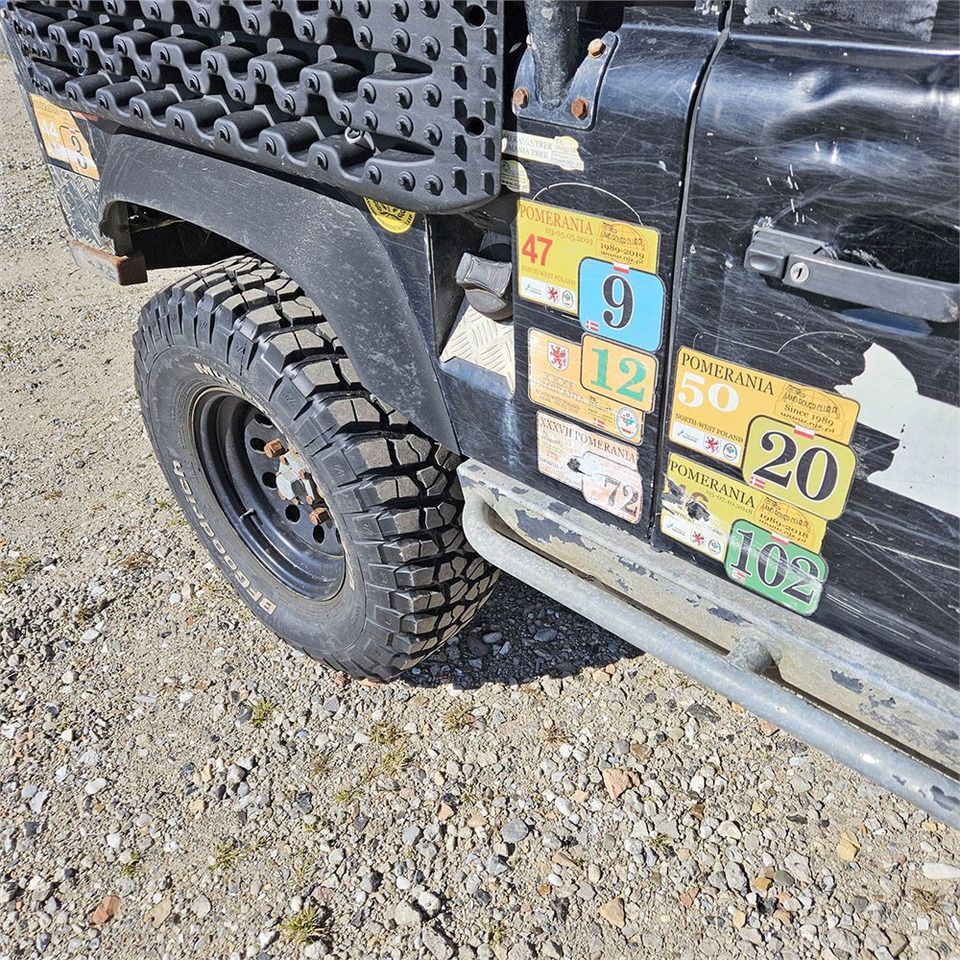 SUV Land Rover Defender 90: picture 42