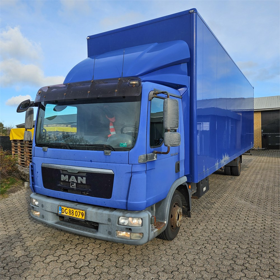 MAN TGL 12.250 - Box truck: picture 4 MAN TGL 12.250 - Box truck: picture 4