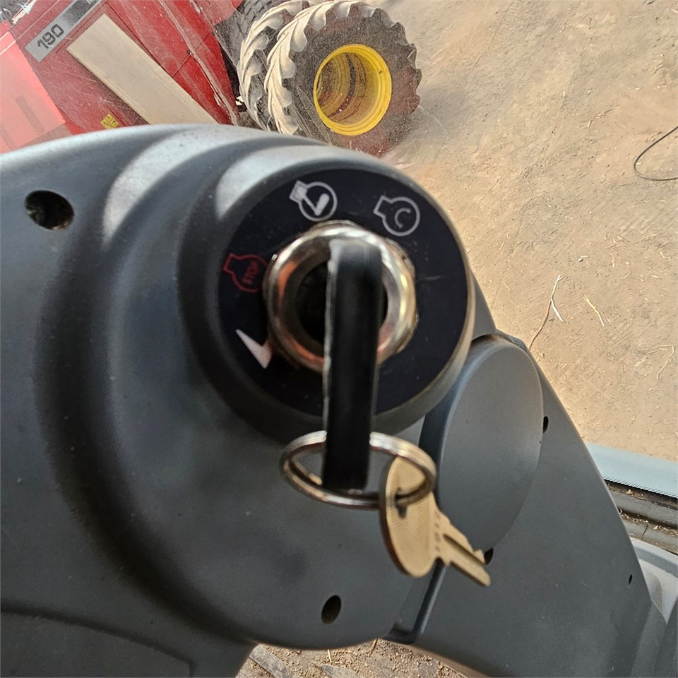 Harvester Massey Ferguson Centora 7282: picture 25
