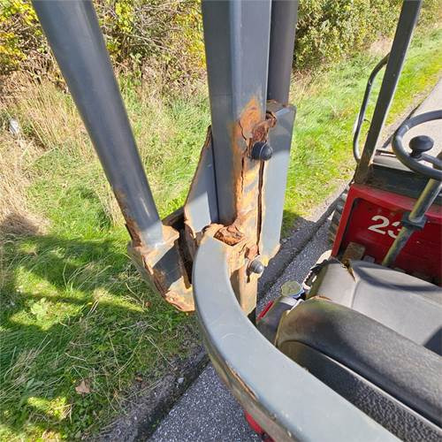 Truck mounted forklift Moffett M4 25.3: picture 43