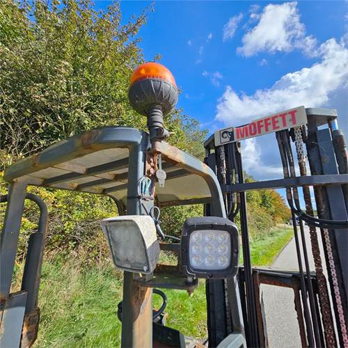 Truck mounted forklift Moffett M4 25.3: picture 44