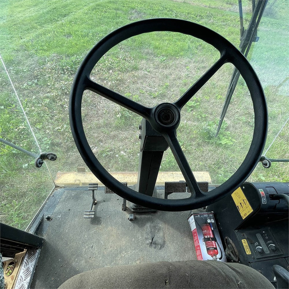 Combine harvester New Holland TX 30: picture 18