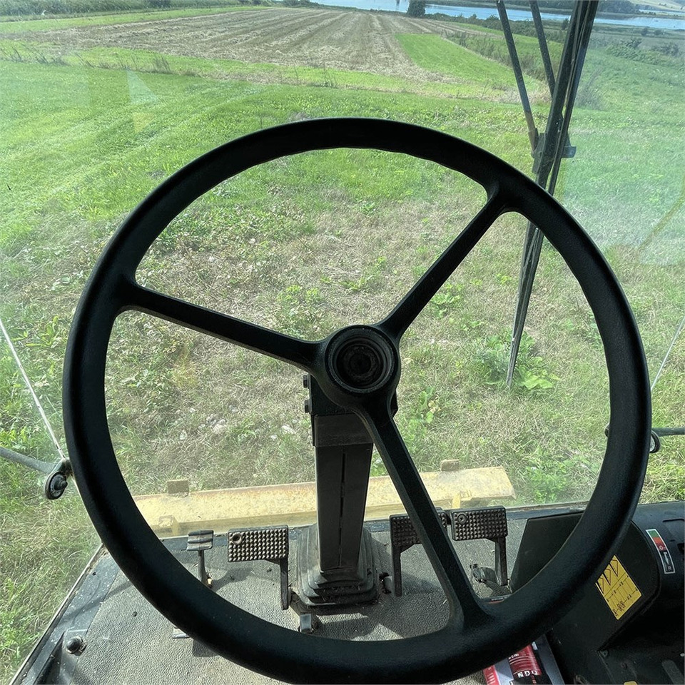 Combine harvester New Holland TX 30: picture 19