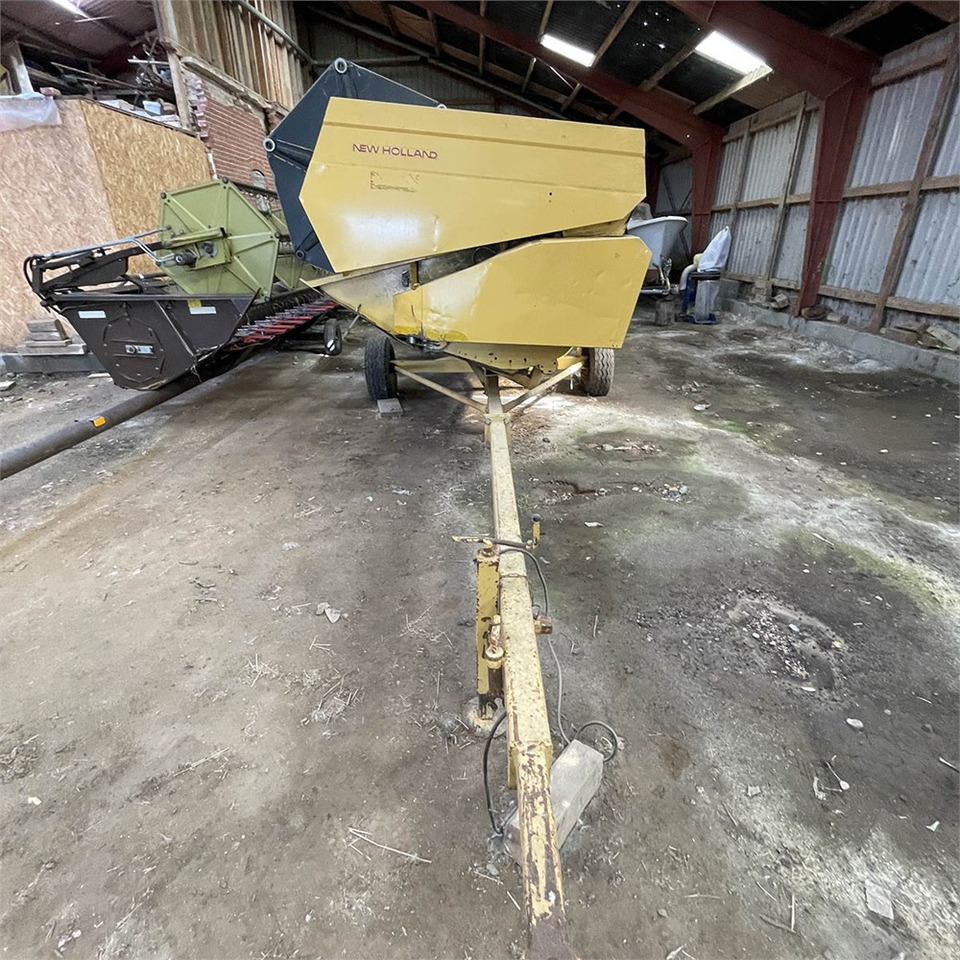 Combine harvester New Holland TX 30: picture 33