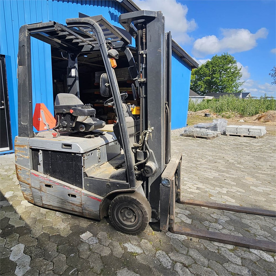 Nissan 1N1L150 - Forklift: picture 4 Nissan 1N1L150 - Forklift: picture 4