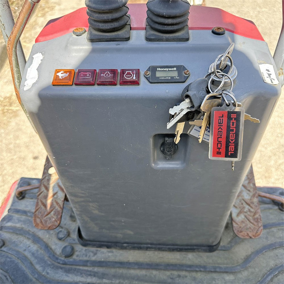Mini excavator Takeuchi TB210 R: picture 15