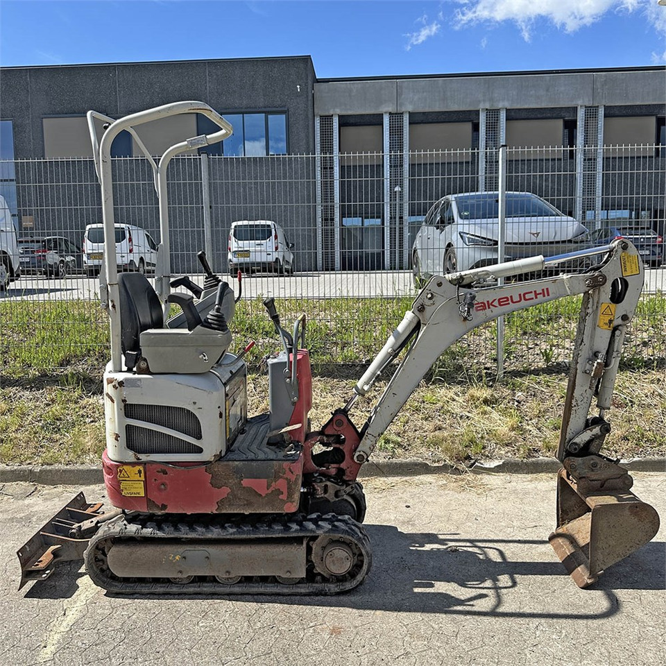 Mini excavator Takeuchi TB210 R: picture 7