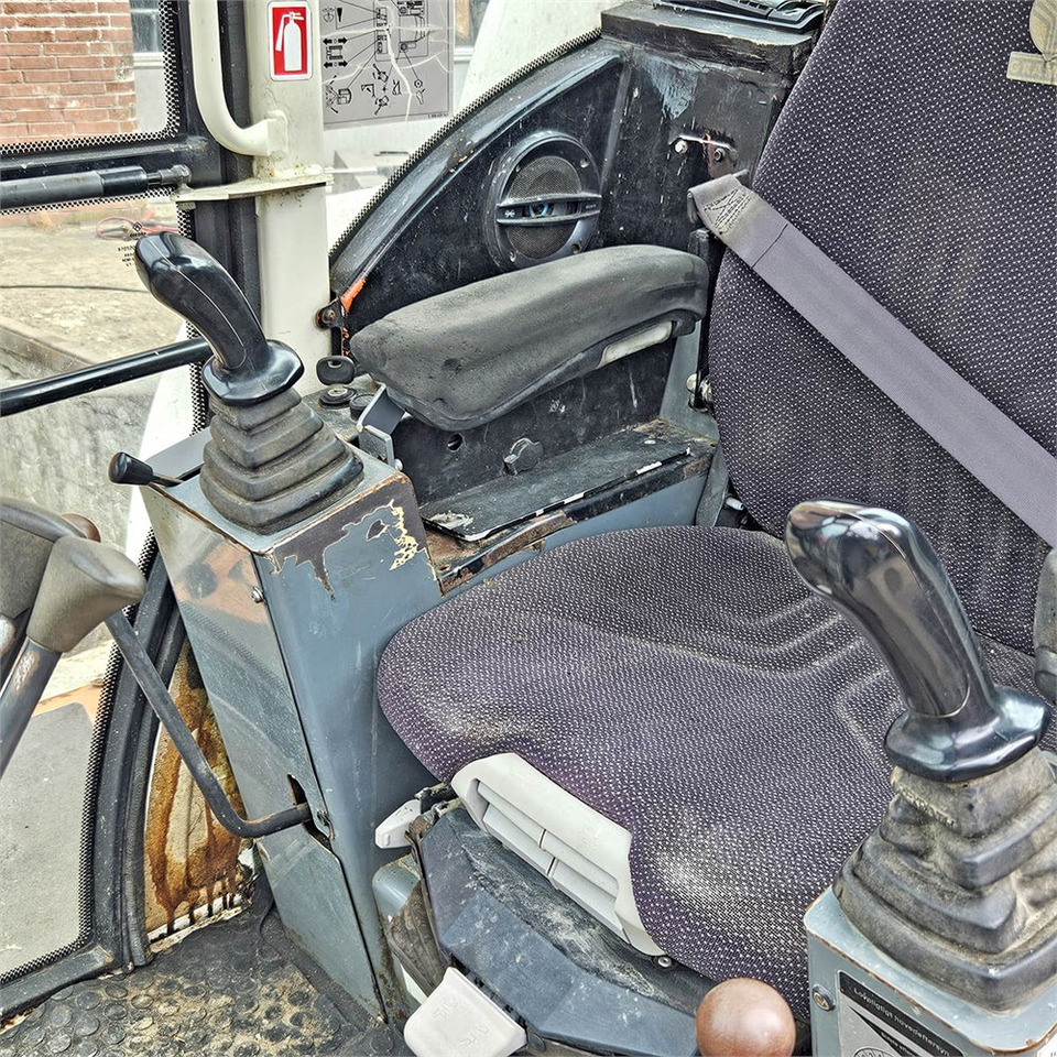 Mini excavator Terex TC48: picture 10