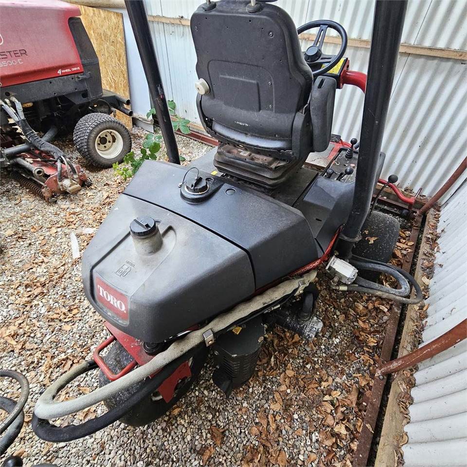 Toro Greensmaster 3200-D - Garden mower: picture 4 Toro Greensmaster 3200-D - Garden mower: picture 4