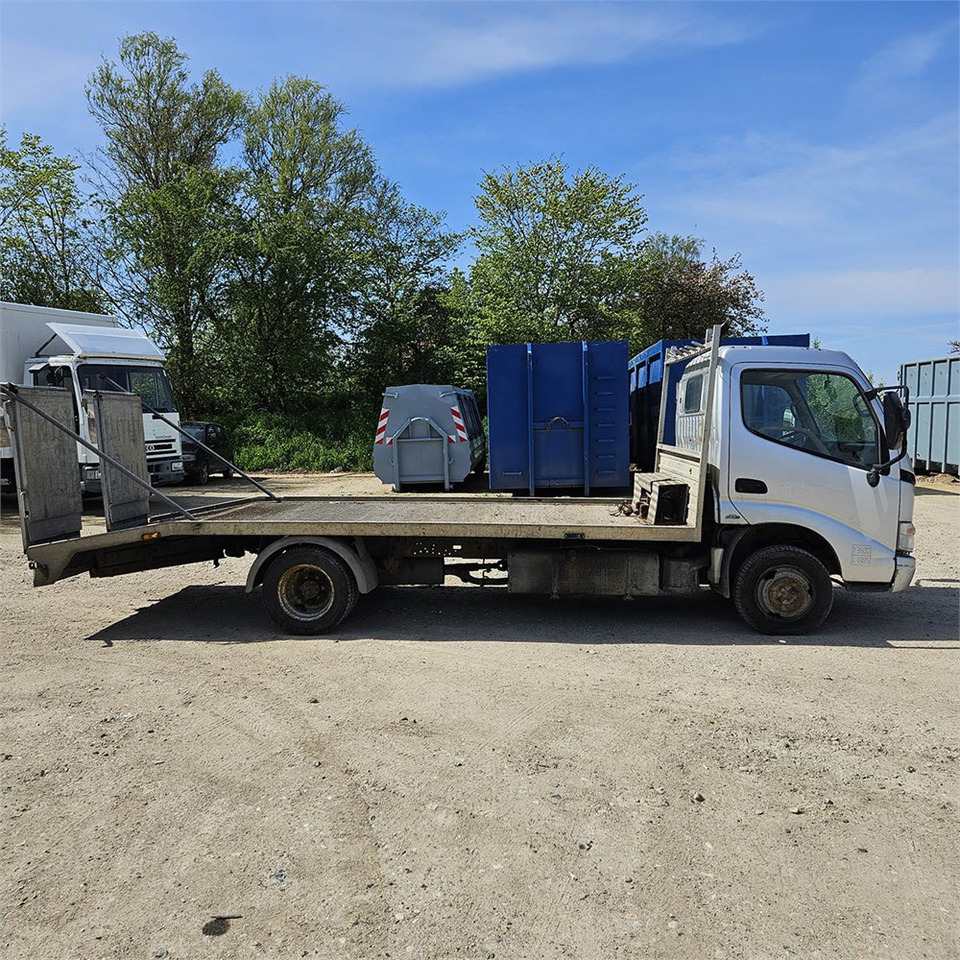 Toyota Dyna - Dropside/ Flatbed truck: picture 2 Toyota Dyna - Dropside/ Flatbed truck: picture 2