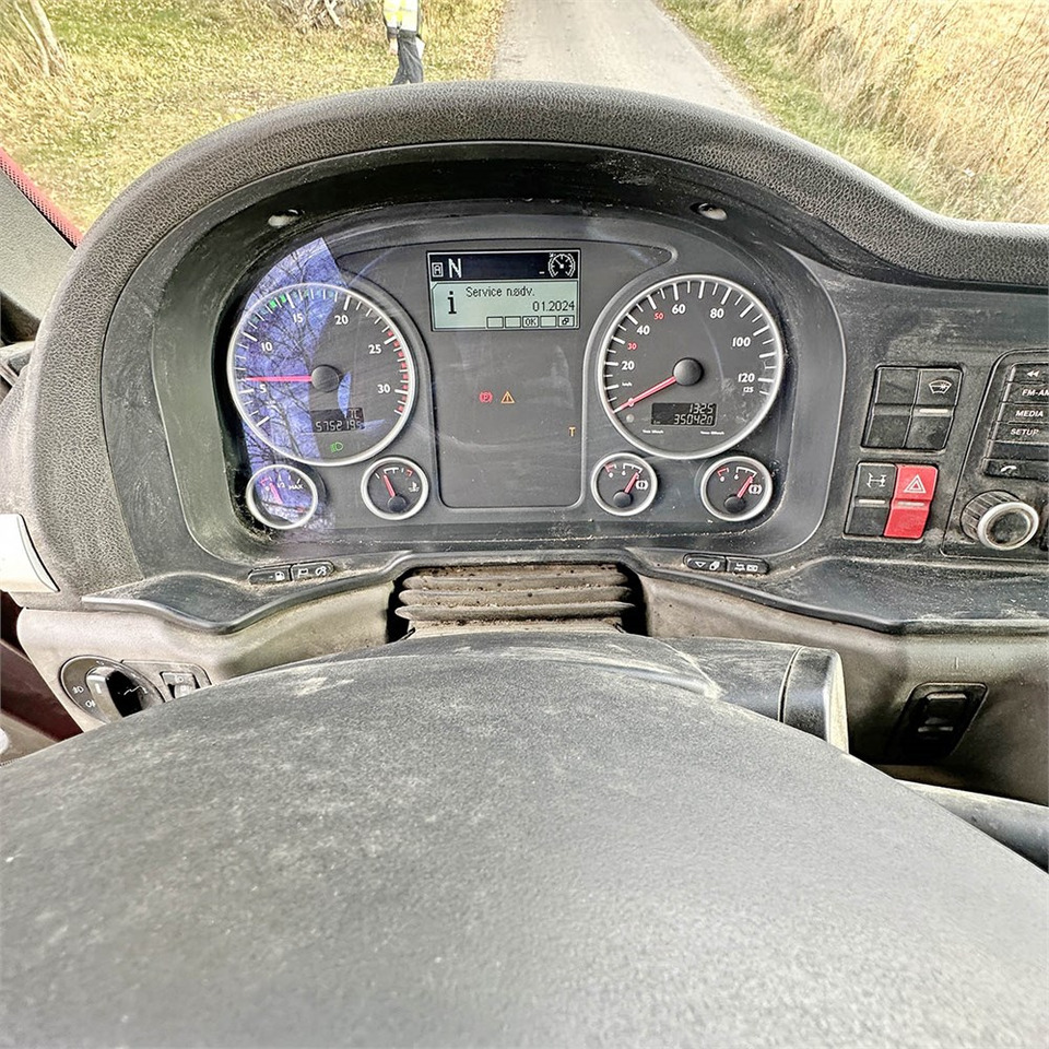 Tractor unit MAN TG 26.6x2-2 BLS: picture 15