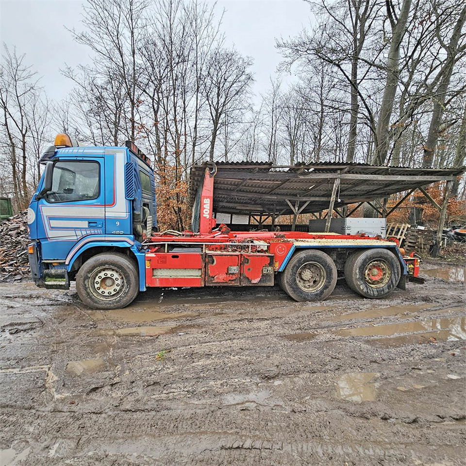 Volvo 420 - Hook lift truck: picture 3 Volvo 420 - Hook lift truck: picture 3
