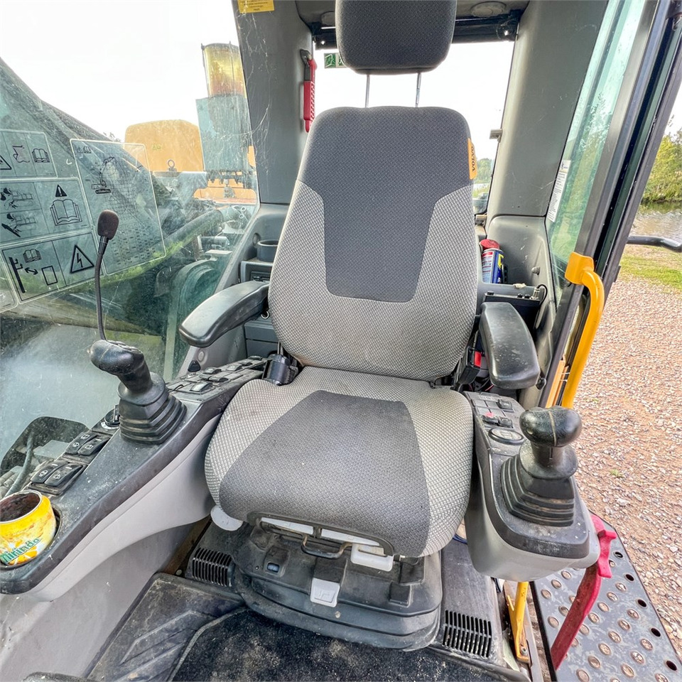 Crawler excavator Volvo EC380 DL: picture 17 Crawler excavator Volvo EC380 DL: picture 17