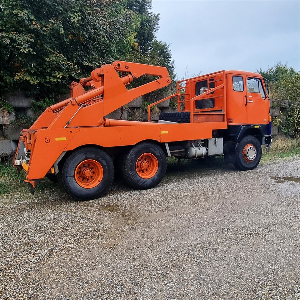 Volvo F 88 - Skip loader truck: picture 5 Volvo F 88 - Skip loader truck: picture 5