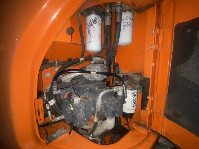 Crawler excavator Doosan DX 140LCR: picture 23