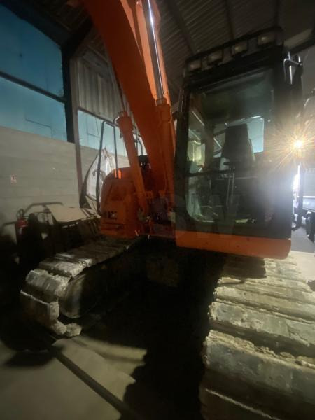 Crawler excavator Doosan DX 140LCR: picture 8