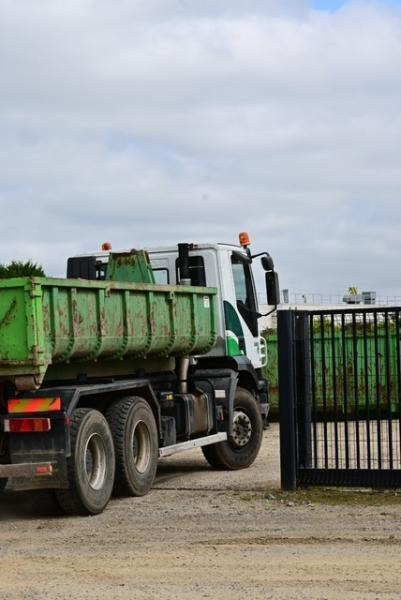 Iveco TRAKKER 380 - Hook lift truck: picture 3 Iveco TRAKKER 380 - Hook lift truck: picture 3