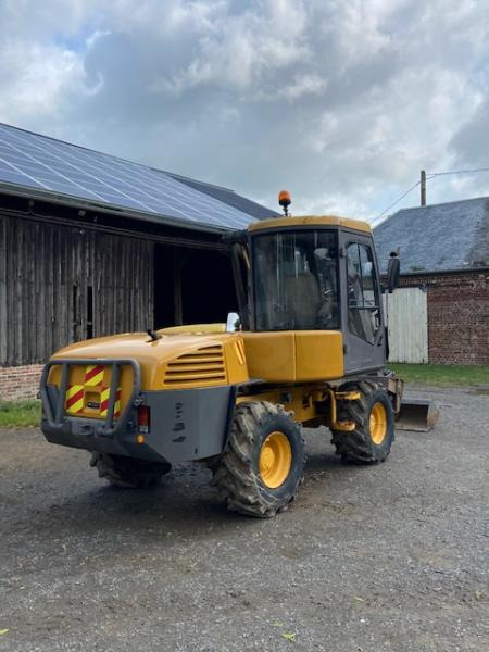 Mecalac 12 MXT - Wheel excavator: picture 3 Mecalac 12 MXT - Wheel excavator: picture 3