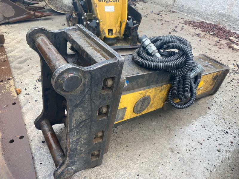 SOOSAN SQ 35 - Hydraulic hammer: picture 1 SOOSAN SQ 35 - Hydraulic hammer: picture 1