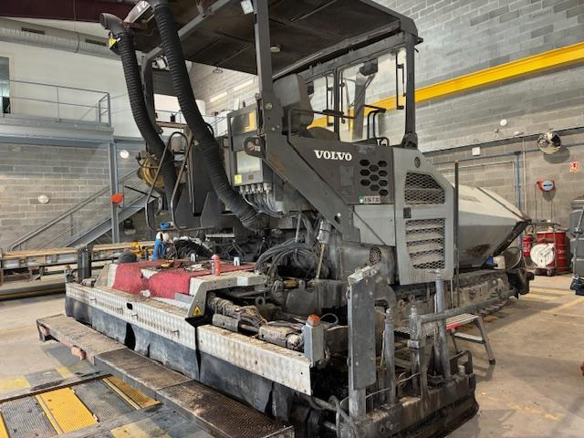 Volvo P6820C - Asphalt paver: picture 3 Volvo P6820C - Asphalt paver: picture 3