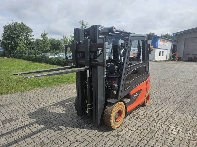 Linde E25-01 UVV - Electric forklift: picture 1 Linde E25-01 UVV - Electric forklift: picture 1
