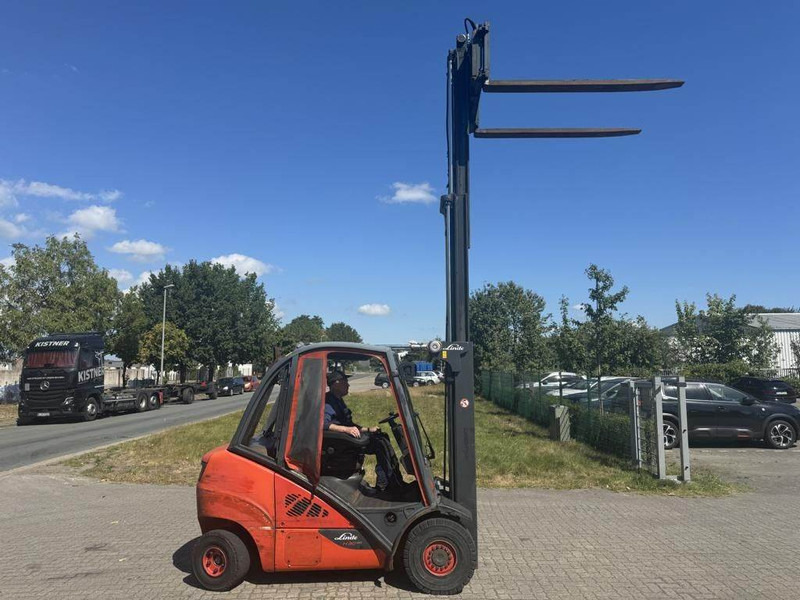 Linde H30D-02 - Diesel forklift: picture 4 Linde H30D-02 - Diesel forklift: picture 4