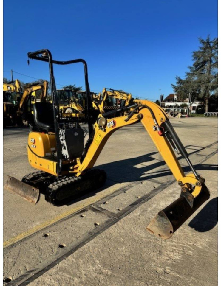 Crawler excavator CAT 300.9D: picture 8