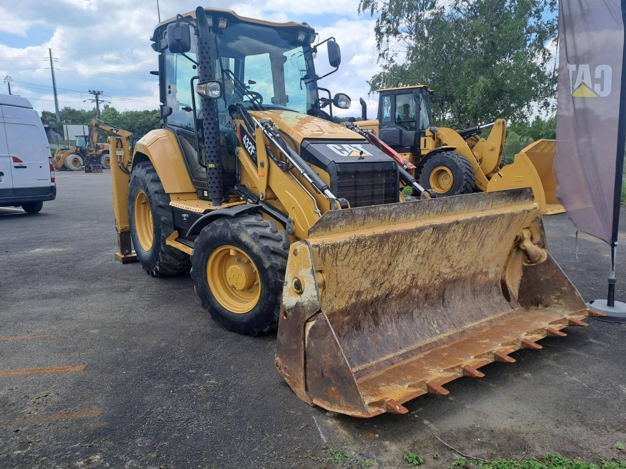 CAT 432F2 - Backhoe loader: picture 2 CAT 432F2 - Backhoe loader: picture 2