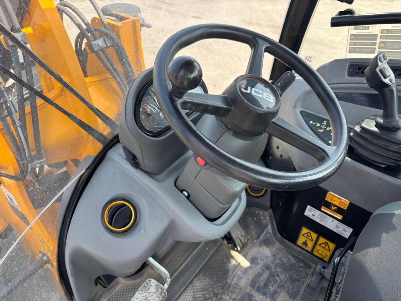 Wheel loader JCB 407: picture 23