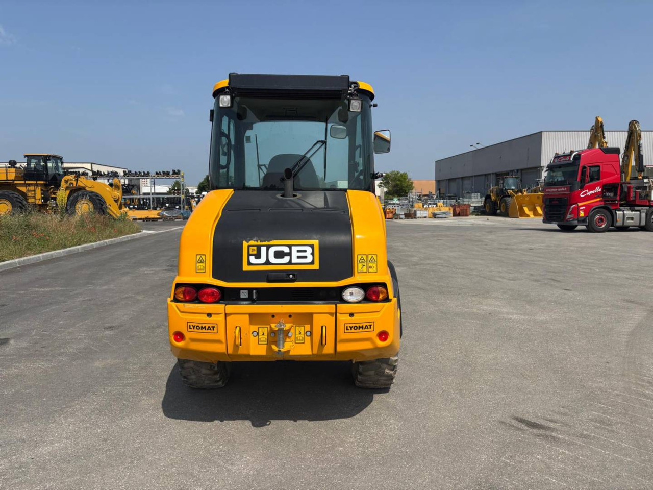 Wheel loader JCB 407: picture 11