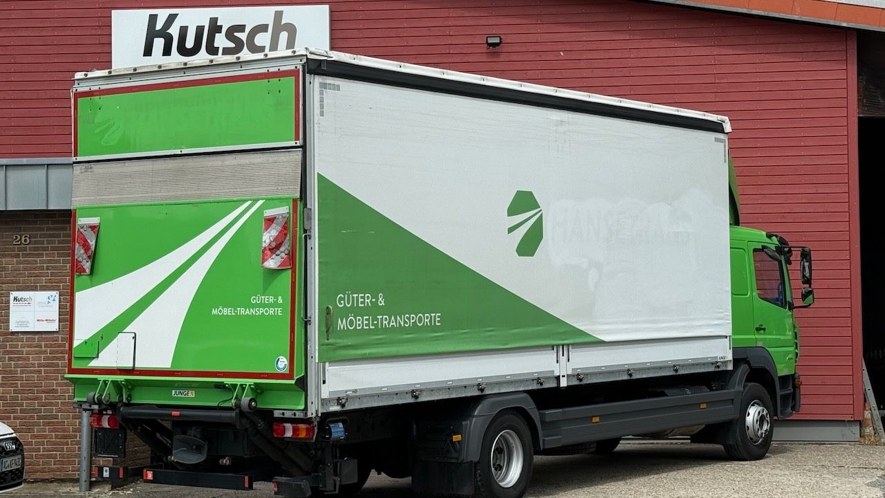 Mercedes-Benz Atego 1624L Pritsche/Plane, Ladebordwand - Curtainsider truck: picture 2 Mercedes-Benz Atego 1624L Pritsche/Plane, Ladebordwand - Curtainsider truck: picture 2