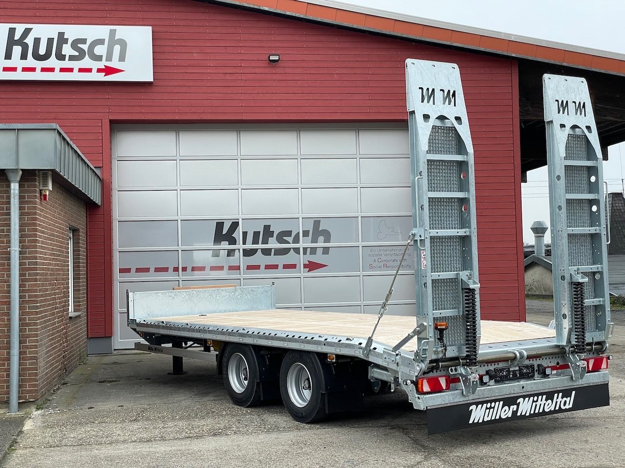 Müller-Mitteltal ETÜ-TA-R 19 Plateau-Tieflader, La-Si Paket, LED - Low loader trailer: picture 3 Müller-Mitteltal ETÜ-TA-R 19 Plateau-Tieflader, La-Si Paket, LED - Low loader trailer: picture 3