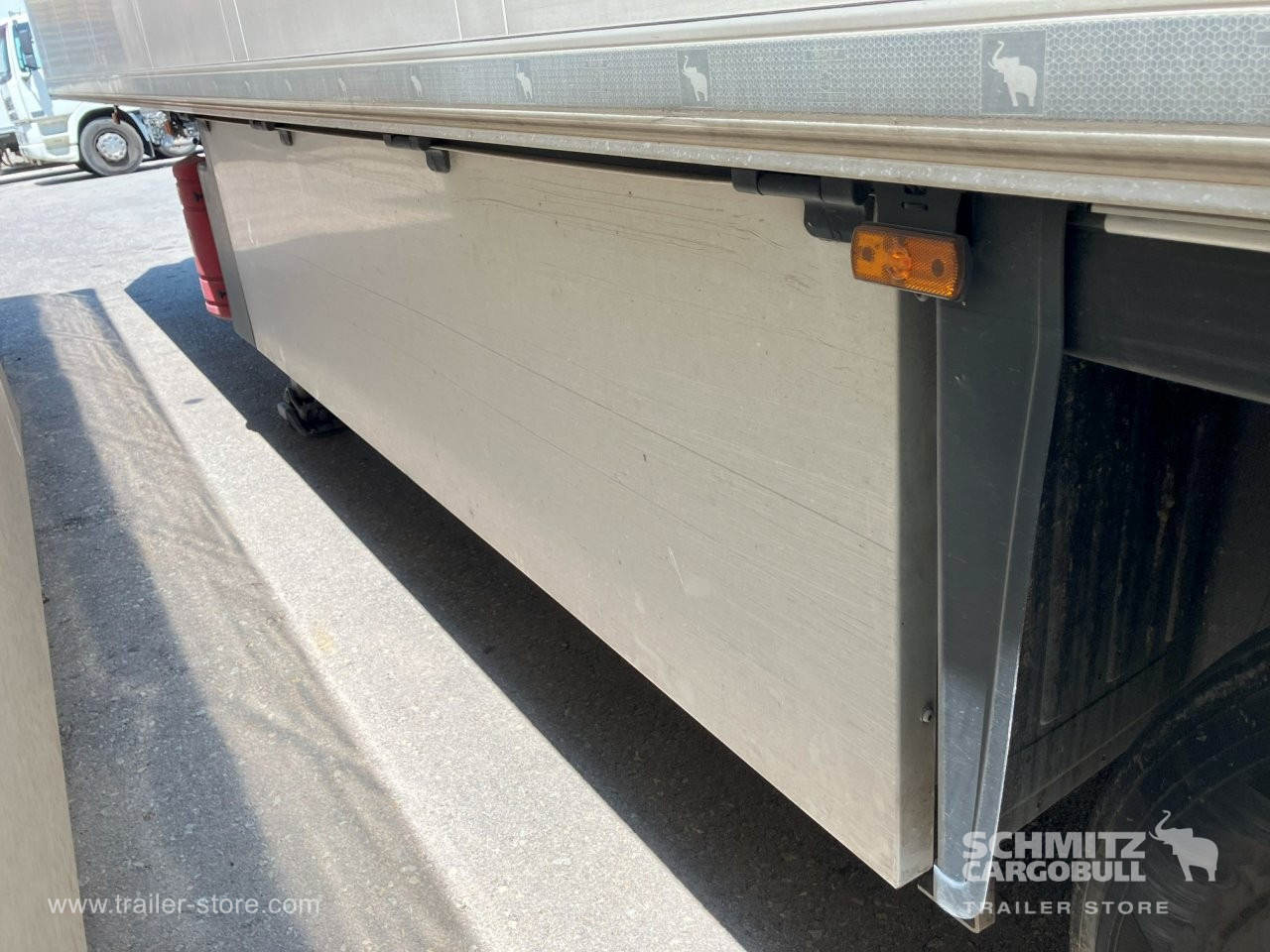 Isothermal semi-trailer SCHMITZ Semiremolque Frigo Standard Double deck: picture 13 Isothermal semi-trailer SCHMITZ Semiremolque Frigo Standard Double deck: picture 13