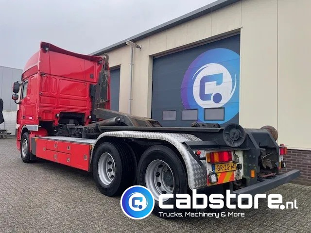 DAF XF 105 .460 FAS Euro 5 - Haakarmsysteem - Hooklift - Abrolkipper - Year 2006 - ANALOG TACHO - TUV 05-2025 - Hook lift truck: picture 4 DAF XF 105 .460 FAS Euro 5 - Haakarmsysteem - Hooklift - Abrolkipper - Year 2006 - ANALOG TACHO - TUV 05-2025 - Hook lift truck: picture 4