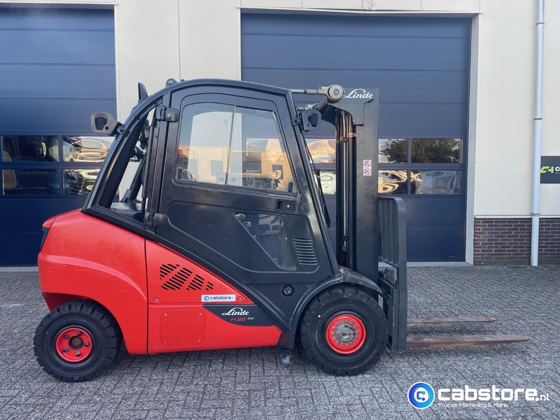 Linde H35D-02 Heftruck - Bouwjaar 2013 - Draaiuren 6892 - Diesel - Side Shift - Freelift - Doorrij hoogte 217 cm !! - Diesel forklift: picture 3 Linde H35D-02 Heftruck - Bouwjaar 2013 - Draaiuren 6892 - Diesel - Side Shift - Freelift - Doorrij hoogte 217 cm !! - Diesel forklift: picture 3