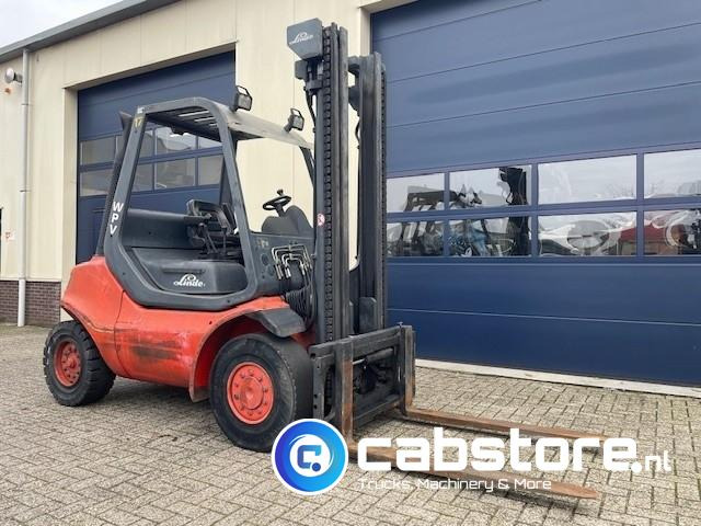 Linde H45D Bouwjaar 2001 - Draaiuren 14.600 - Side Shift - 400 cm hefhoogte - Perkins Diesel - Diesel forklift: picture 1 Linde H45D Bouwjaar 2001 - Draaiuren 14.600 - Side Shift - 400 cm hefhoogte - Perkins Diesel - Diesel forklift: picture 1