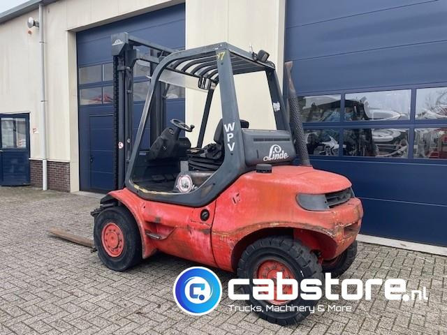 Linde H45D Bouwjaar 2001 - Draaiuren 14.600 - Side Shift - 400 cm hefhoogte - Perkins Diesel - Diesel forklift: picture 5 Linde H45D Bouwjaar 2001 - Draaiuren 14.600 - Side Shift - 400 cm hefhoogte - Perkins Diesel - Diesel forklift: picture 5