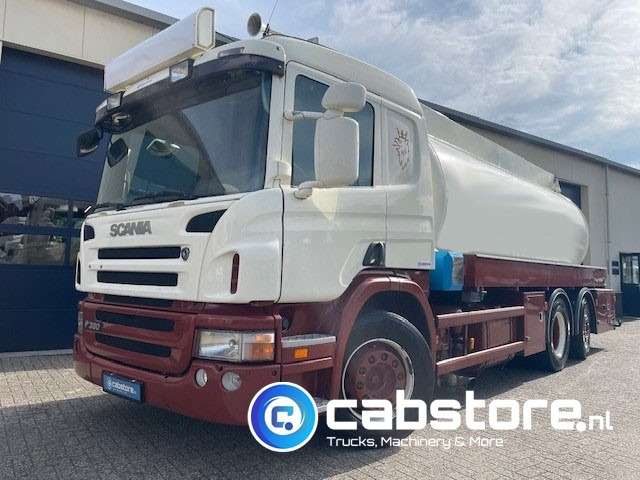 Scania P 380 B 6X2*4 HNA - RETARDER - Tankwagen olie - Olietank - ADR - 16.920 liter - Bouwjaar 2007 - Km 881.924 - Tank truck: picture 2 Scania P 380 B 6X2*4 HNA - RETARDER - Tankwagen olie - Olietank - ADR - 16.920 liter - Bouwjaar 2007 - Km 881.924 - Tank truck: picture 2