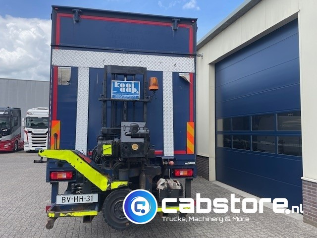 Volvo FM9 4X2R FAL9.0 RAD-A4 Volvo FM300 4x2 Euro 5 bakwagen - Schuifzeilen - Laadklep 2000 kg - Bouwjaar 2008 - Kooi-Aap heftruck - Box truck: picture 4 Volvo FM9 4X2R FAL9.0 RAD-A4 Volvo FM300 4x2 Euro 5 bakwagen - Schuifzeilen - Laadklep 2000 kg - Bouwjaar 2008 - Kooi-Aap heftruck - Box truck: picture 4
